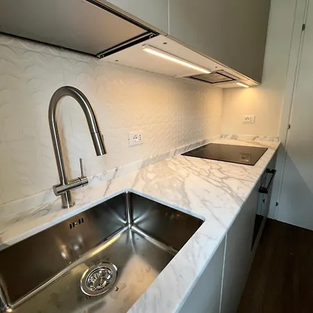 Charming Flat With Seaview Апартаменты *