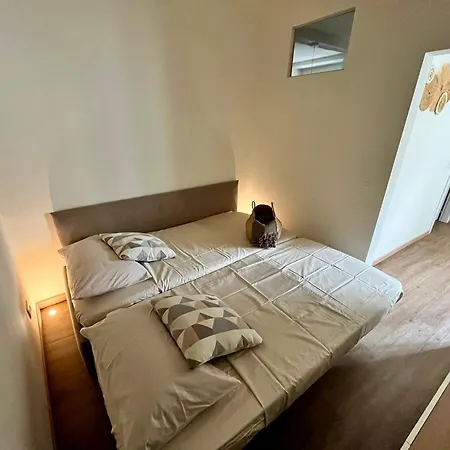 Апартаменты Charming Flat With Seaview Генуя